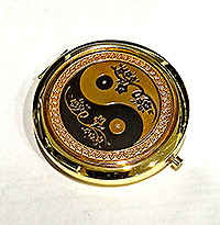 Косметическое зеркало Инь-Ян