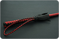 Плетка снежный барс черно-красная  : фото 3