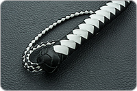 Нагайка поводок черно-белая  : фото 2