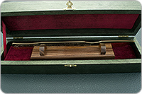 Скальпель сувенирный на подставке в пенале