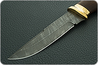 Нож Н8-Спецназ с гравировкой орла мореный орех, черный дамаск, латунь покрытая золотом : фото 3