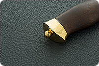 Нож Н8-Спецназ с гравировкой орла мореный орех, черный дамаск, латунь покрытая золотом : фото 7