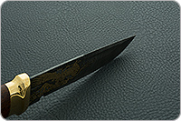 Нож Н8-Спецназ с гравировкой орла мореный орех, черный дамаск, латунь покрытая золотом : фото 10
